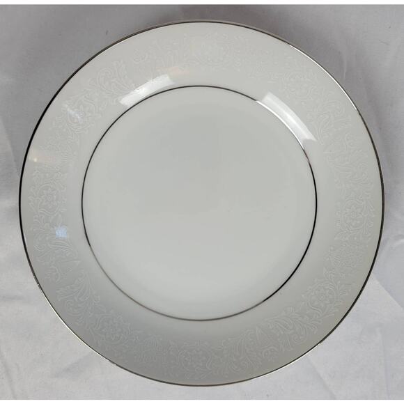 Crown Victoria Lovelace 5.5" China Bowl - Picture 1 of 5